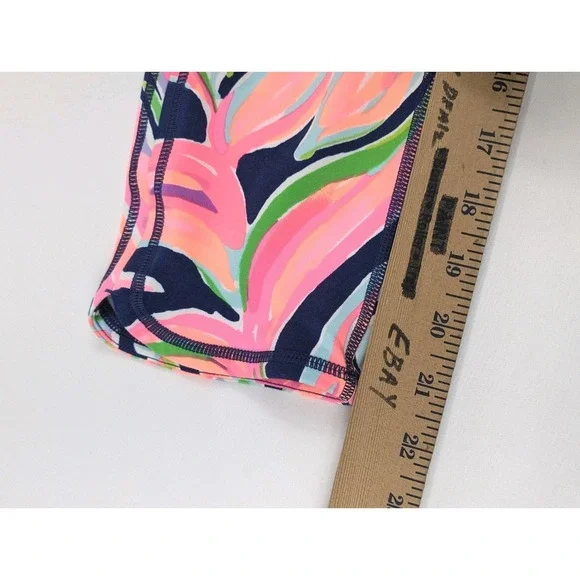 Lilly Pulitzer Luxletic Leggings Womans XS Pink Tropical Capri Performance - Picture 7 of 7